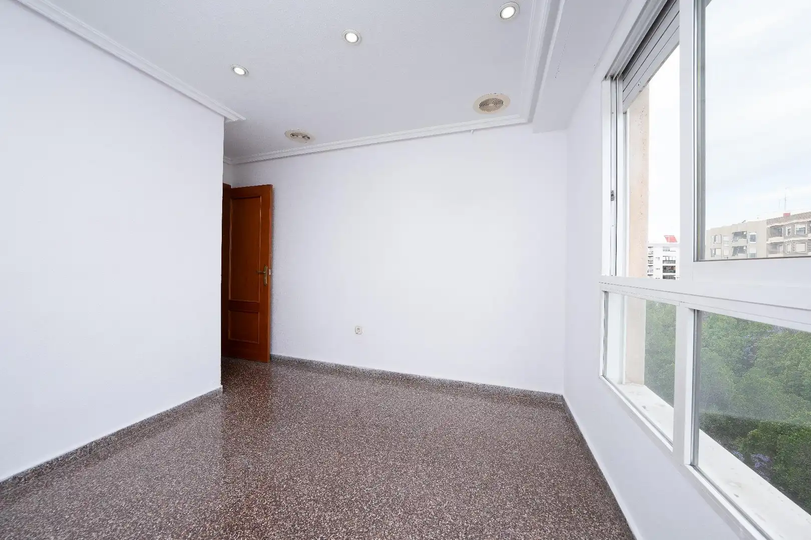 Piso en venta en Elche / Elx con Aire acondicionado, Terraza y Balcón
