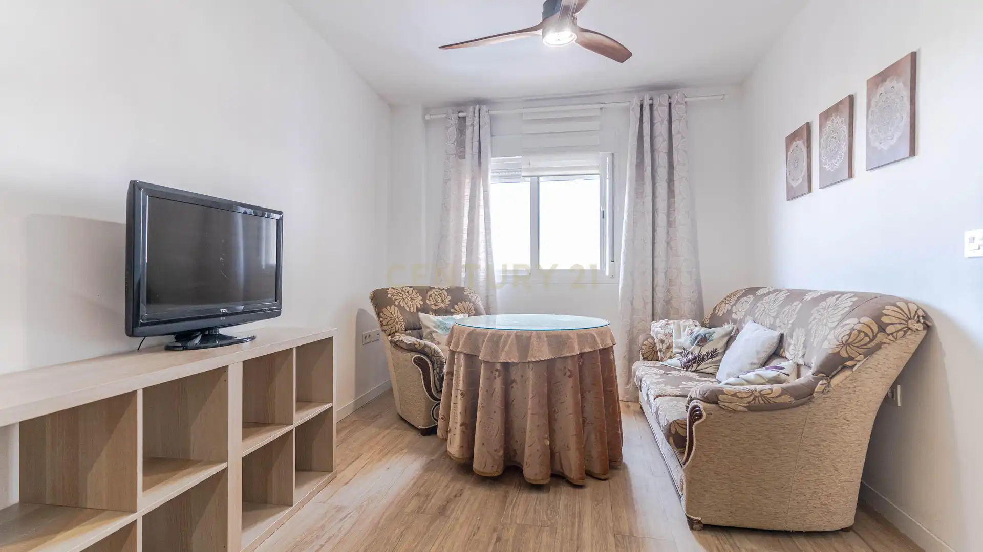 Habitación de Apartamento en venta en Pinos Puente con Trastero y Balcón