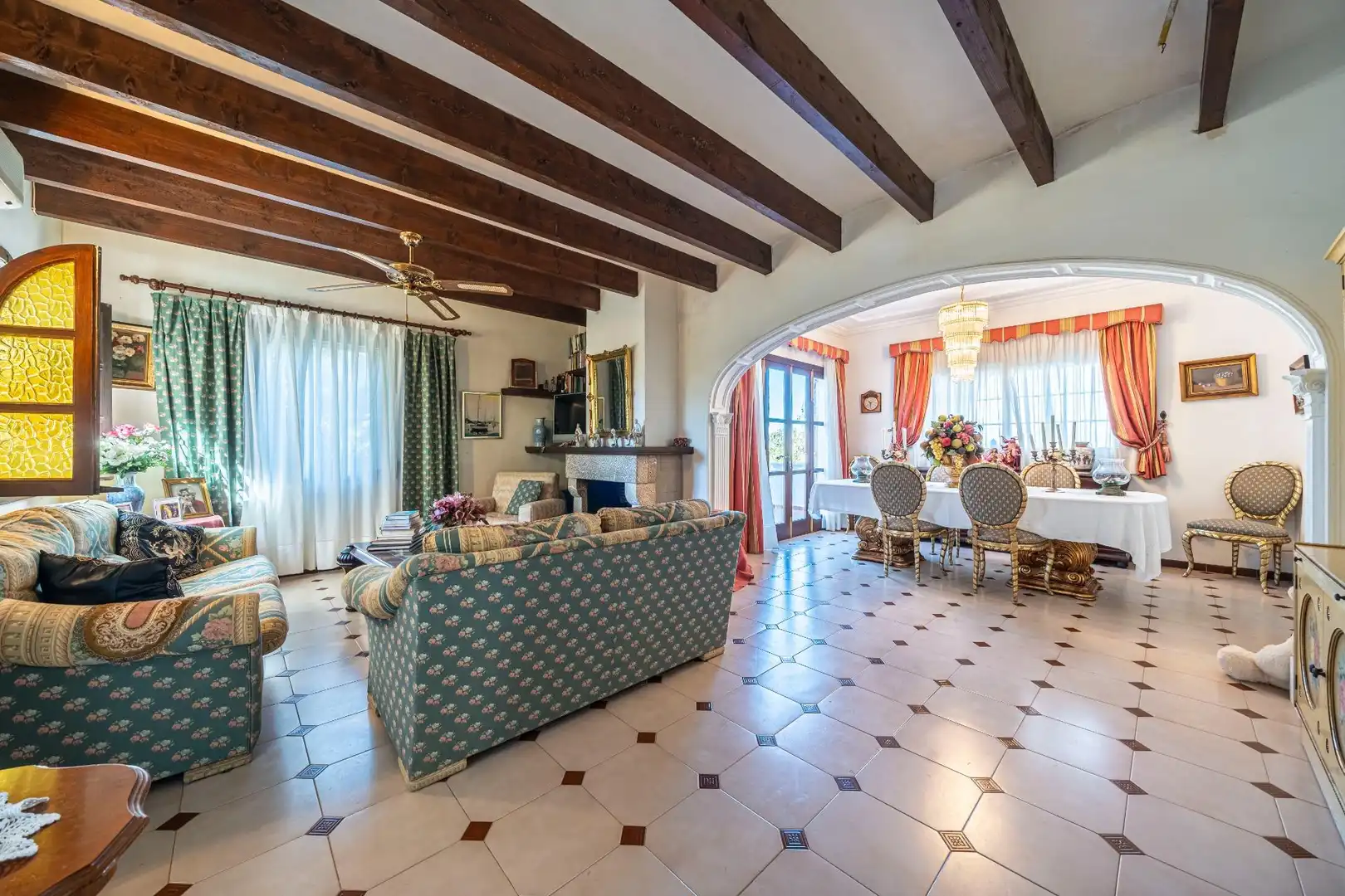 Living room of Houses for sale in Llucmajor  with Air Conditioner, Heating and Private garden