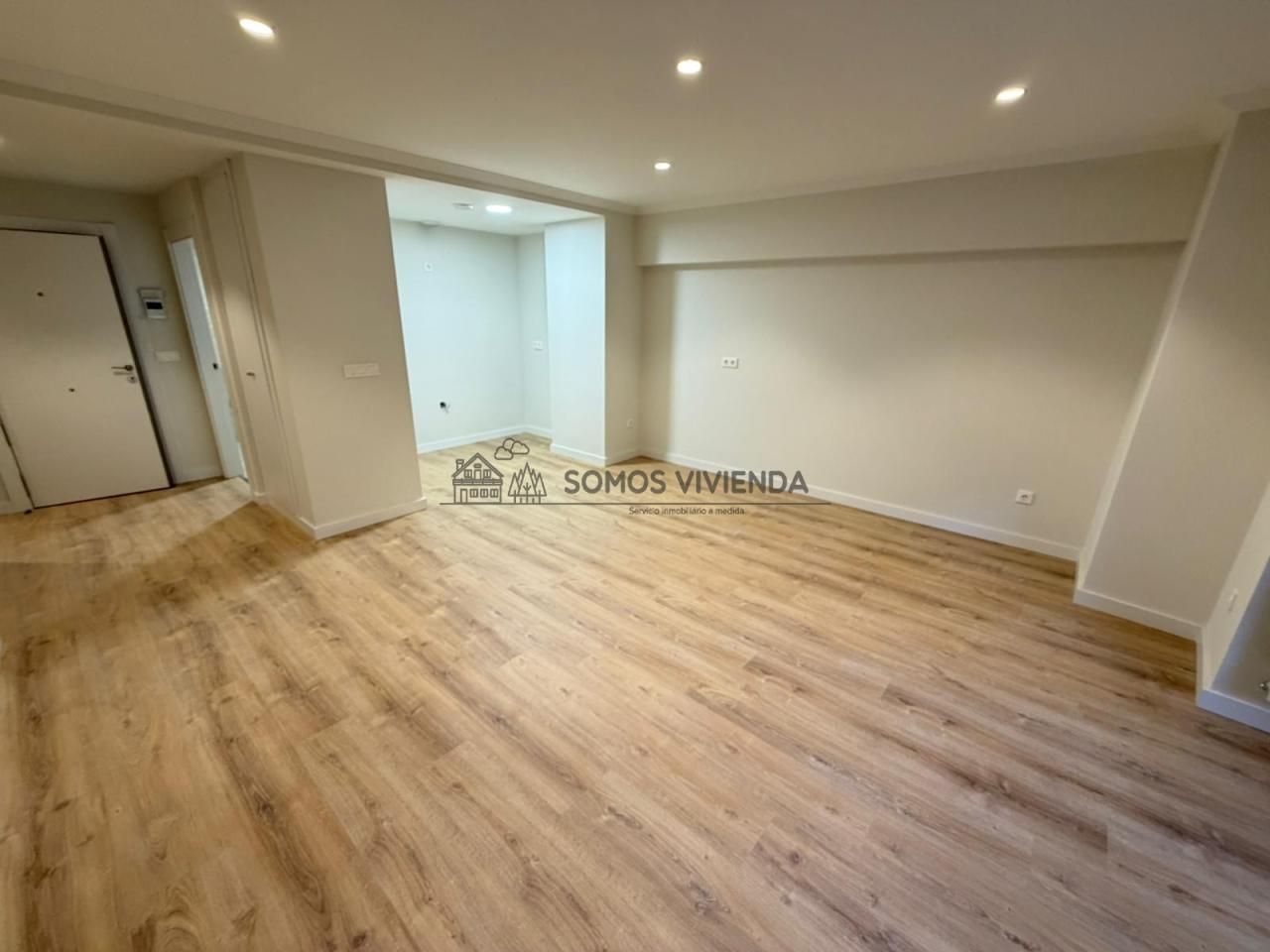 Apartamento de alquiler en Ourense Capital  con Calefacción y Balcón