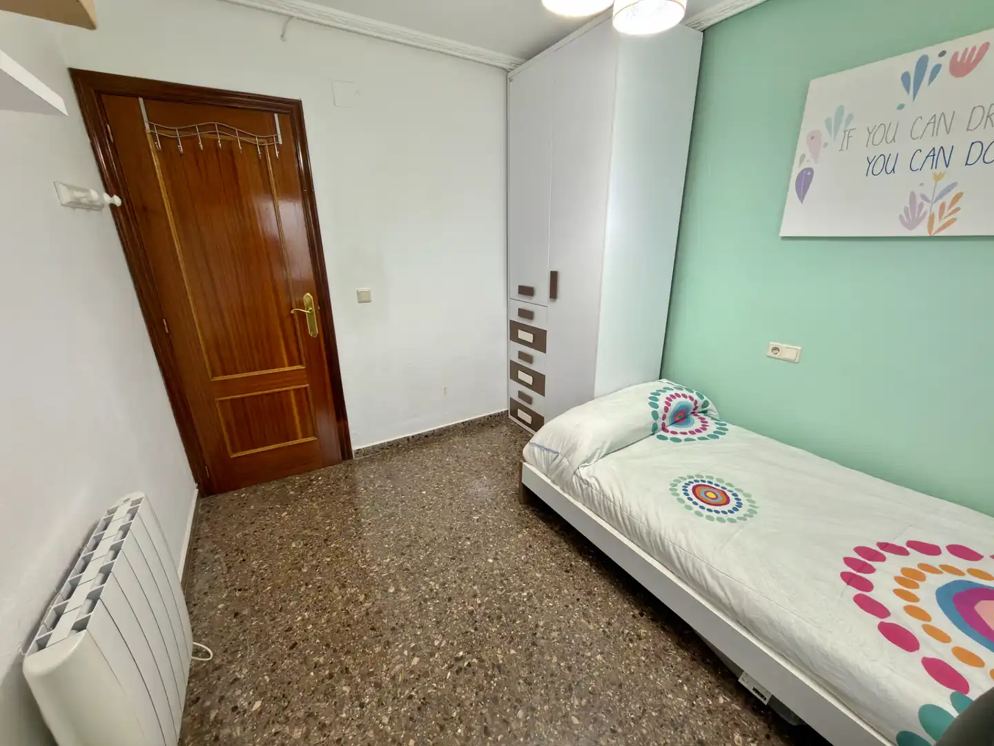 Habitación de Piso de alquiler en Xirivella con Aire acondicionado, Calefacción y Terraza