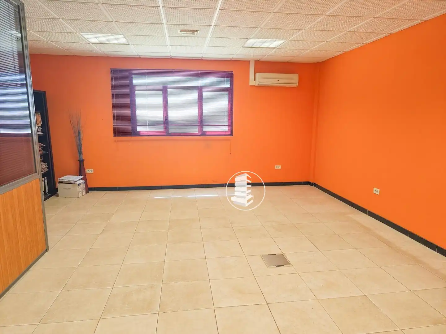 Oficina en venta en El Rosario con Aire acondicionado