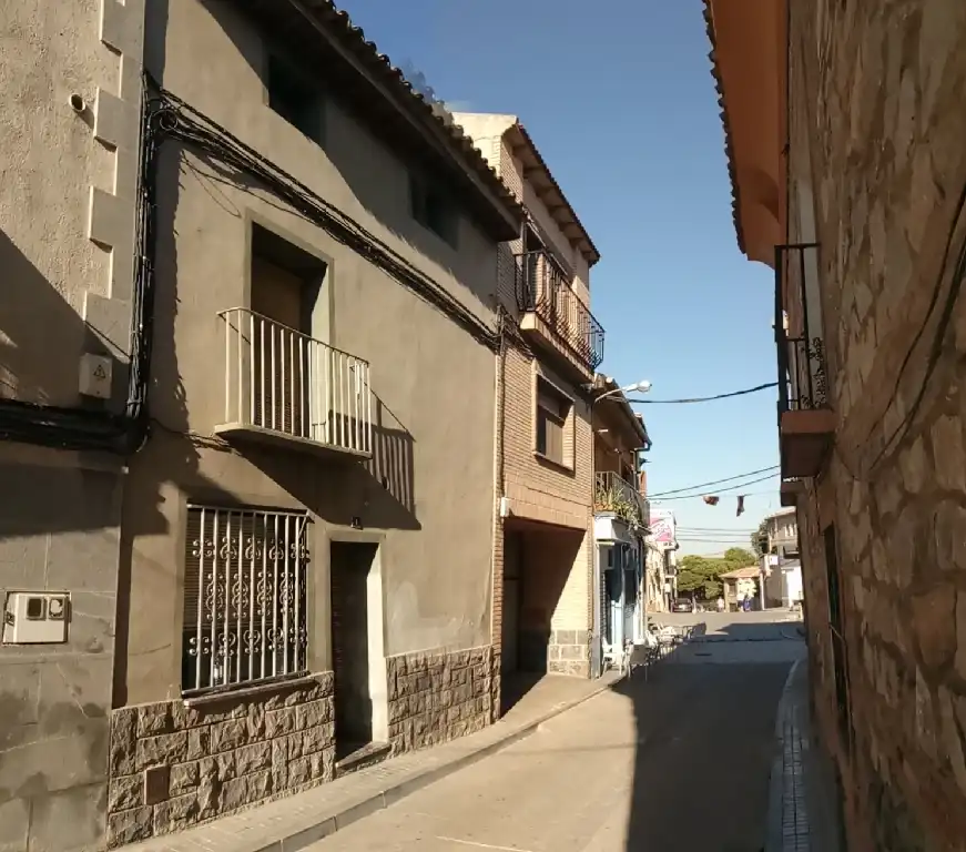Vista exterior de Finca rústica en venda en Calatorao amb Jardí privat, Terrassa i Moblat
