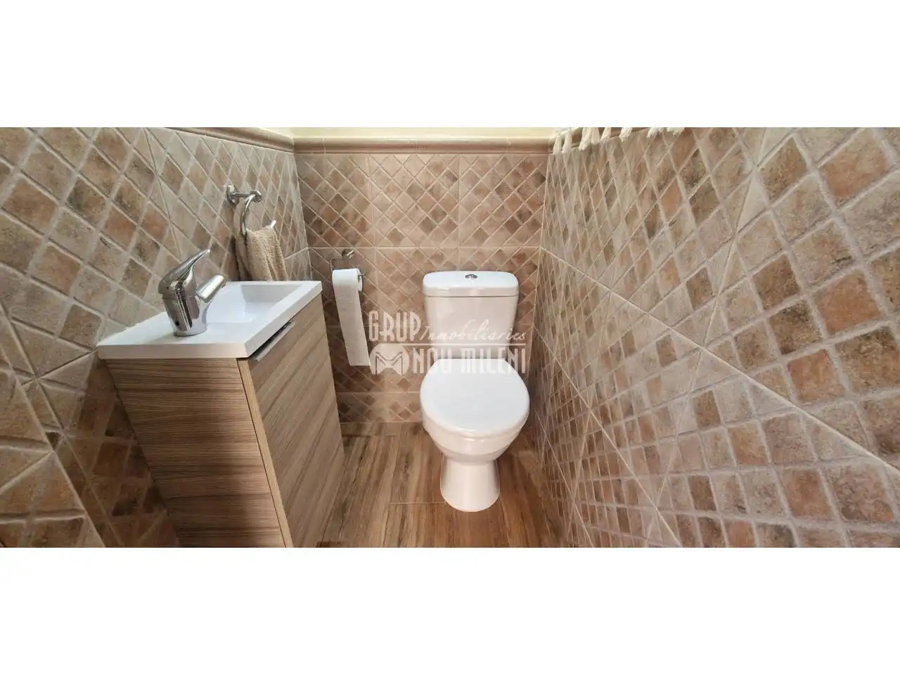Bathroom of Houses for sale in Picassent  with Air Conditioner, Private garden and Terrace