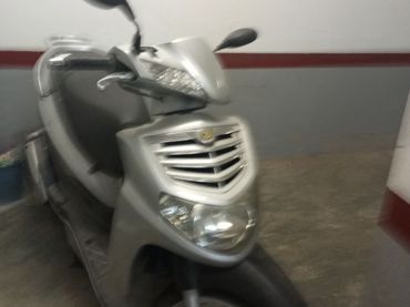 Moto en alquiler en calle poniente 144