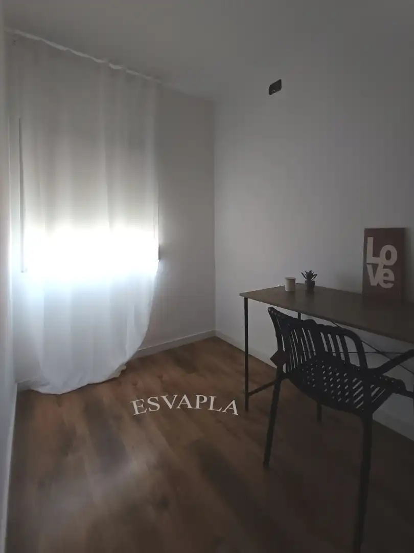 Dormitori de Pis de lloguer en Alicante / Alacant amb Aire condicionat, Parquet i Moblat