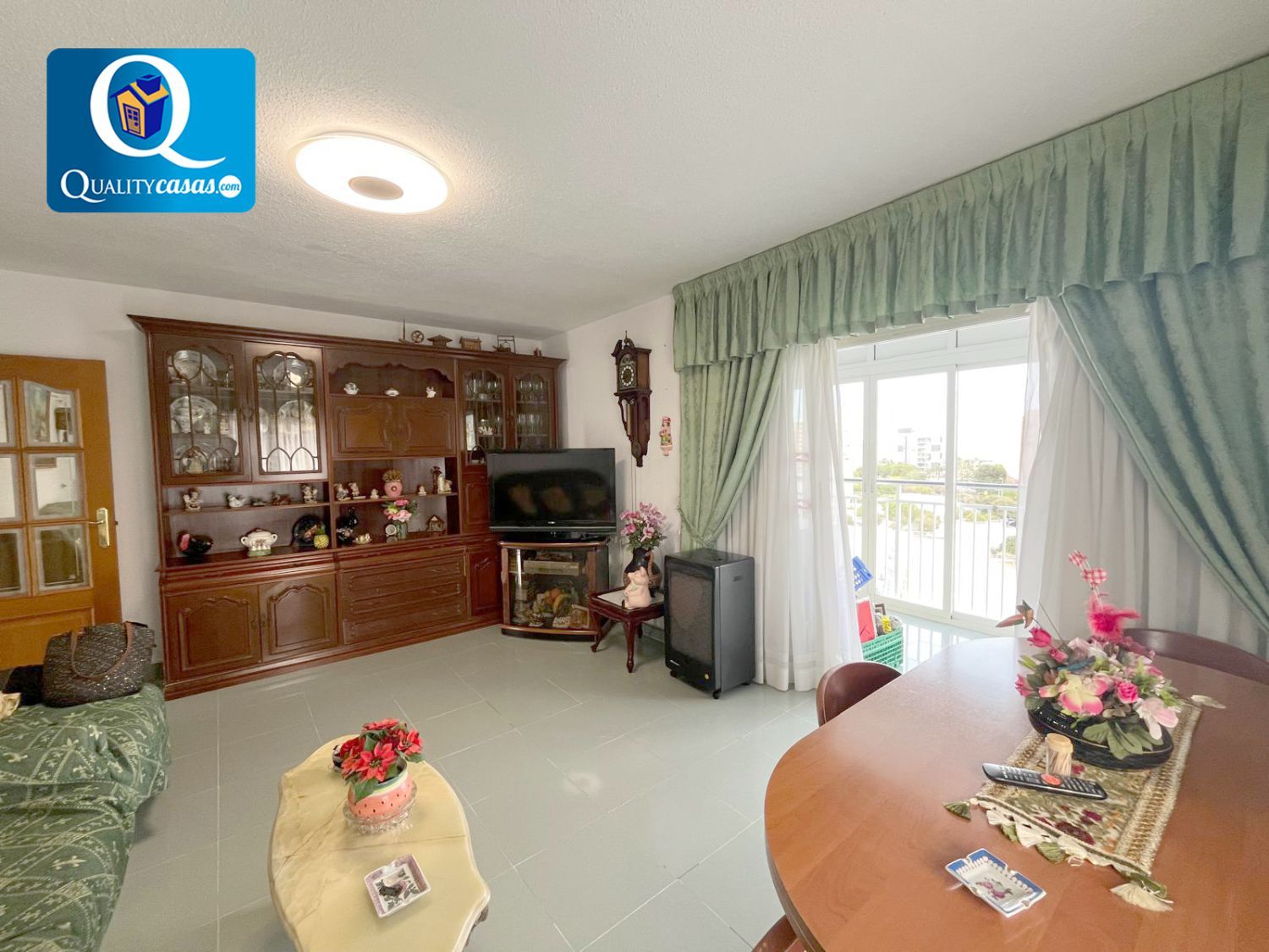 Sala d'estar de Apartament en venda en Alicante / Alacant amb Aire condicionat, Terrassa i Piscina comunitària