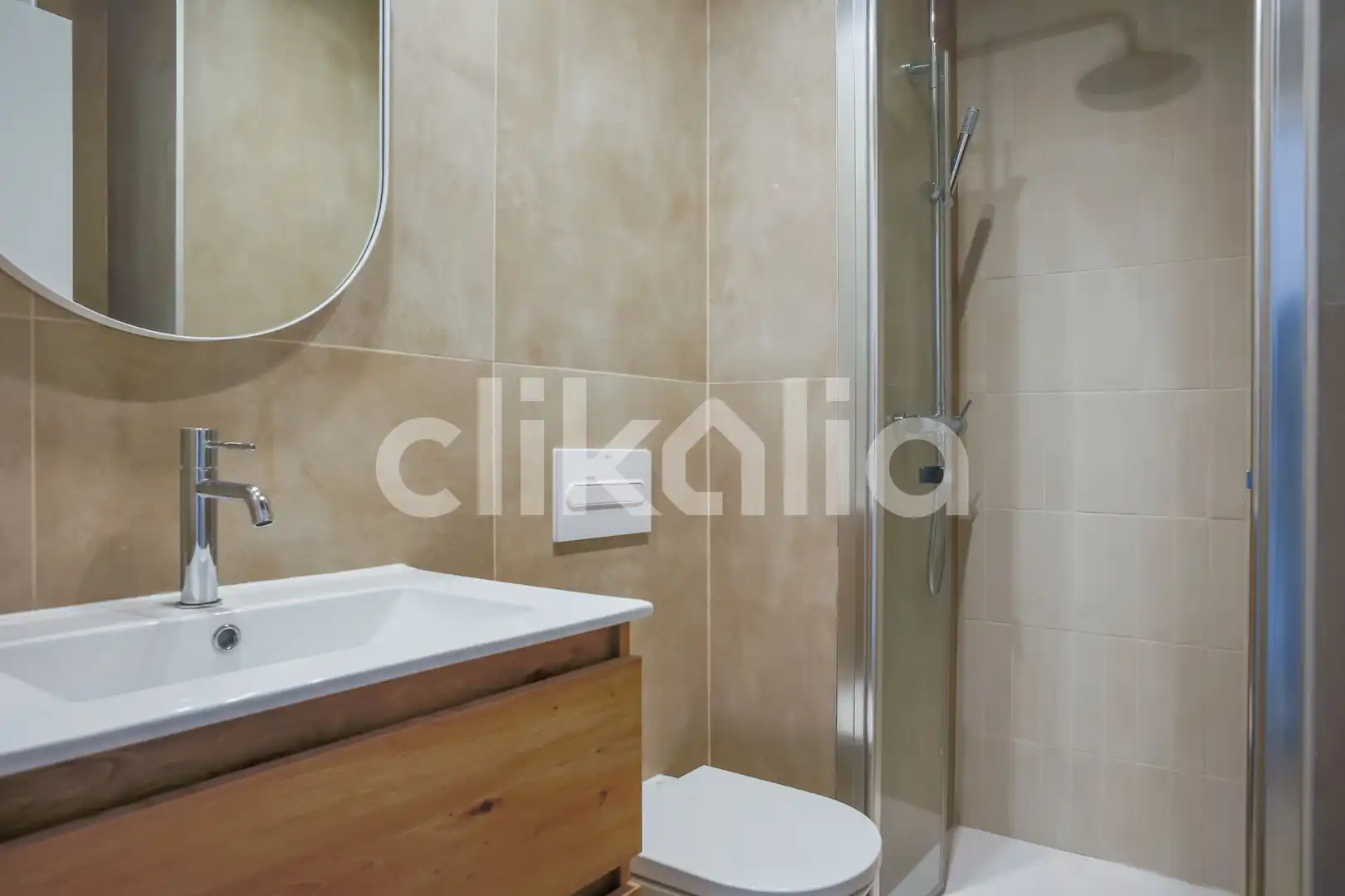 Baño de Piso en venta en Madrid con Aire acondicionado, Calefacción y Terraza