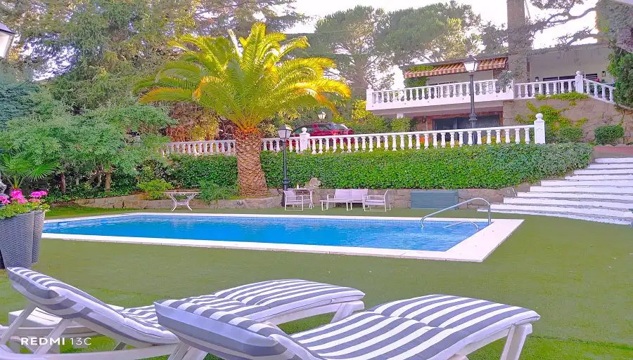 Piscina de Casa o xalet en venda en Torrelodones amb Aire condicionat, Calefacció i Jardí privat