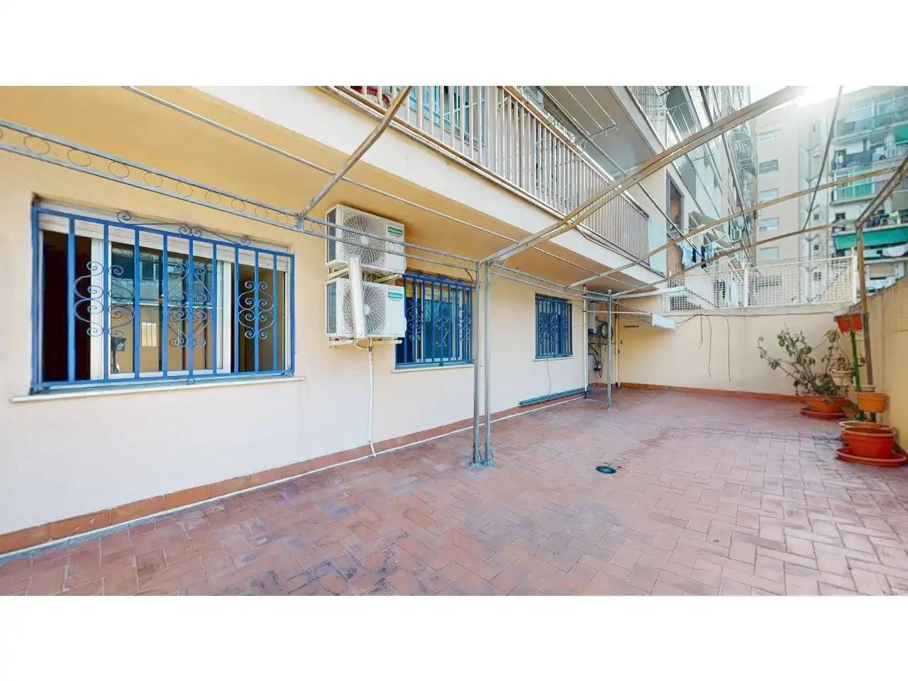Vista exterior de Piso en venta en Valencia con Aire acondicionado, Calefacción y Jardín privado