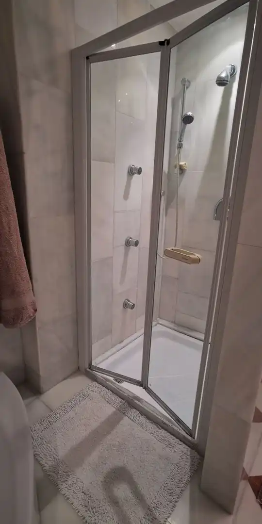 Bany de Casa o xalet en venda en Elche / Elx amb Aire condicionat, Jardí privat i Terrassa