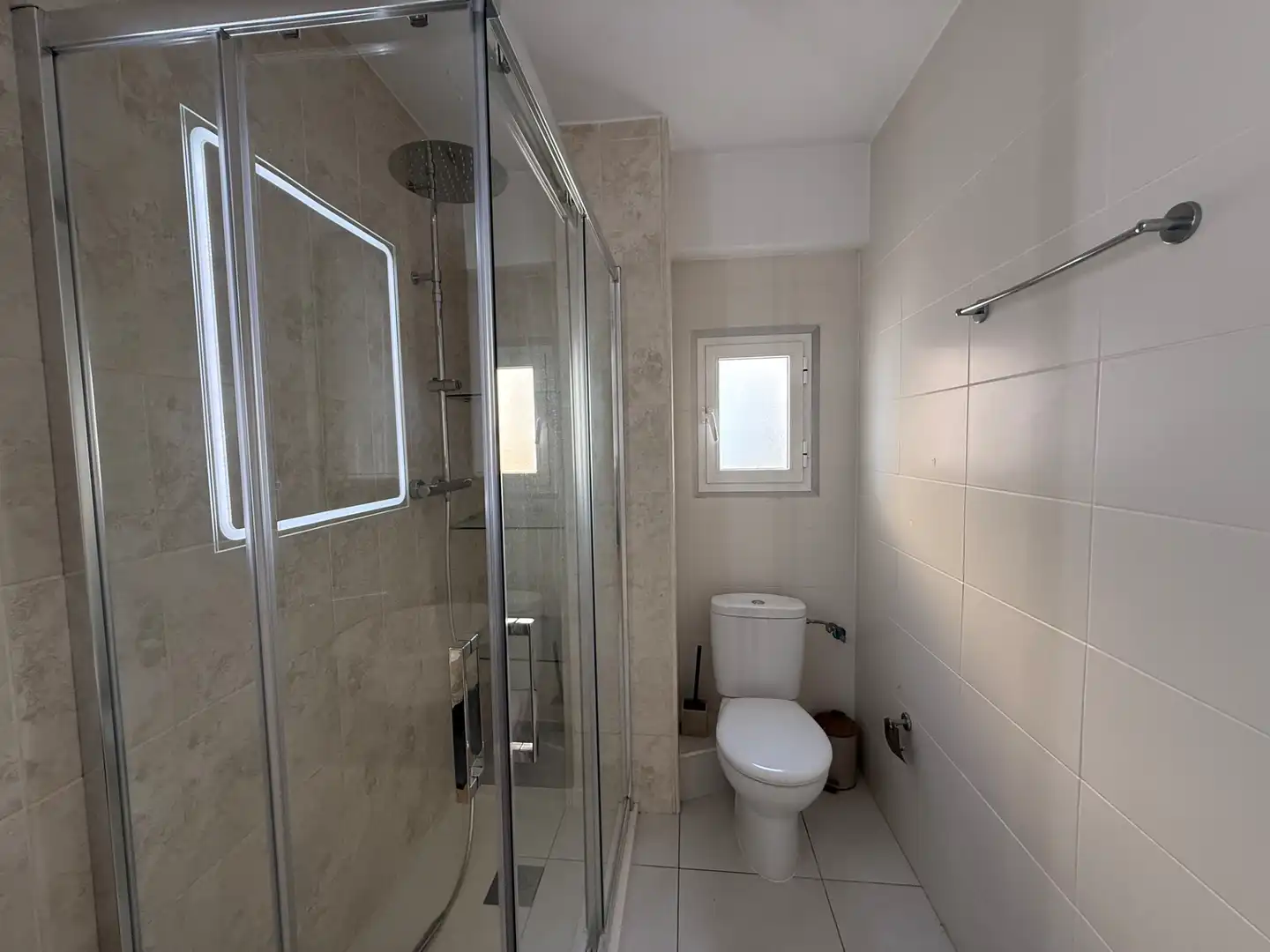 Bany de Apartament de lloguer en Dénia amb Calefacció, Terrassa i Traster