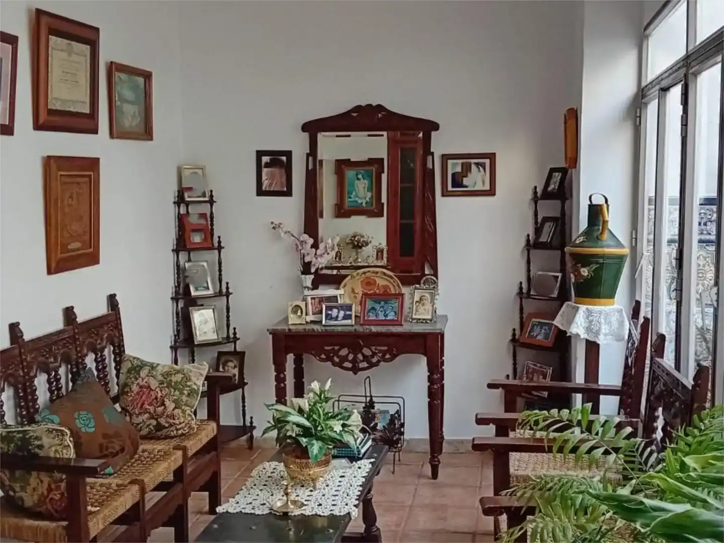 Sala d'estar de Casa adosada en venda en Bujalance amb Aire condicionat, Piscina i Balcó