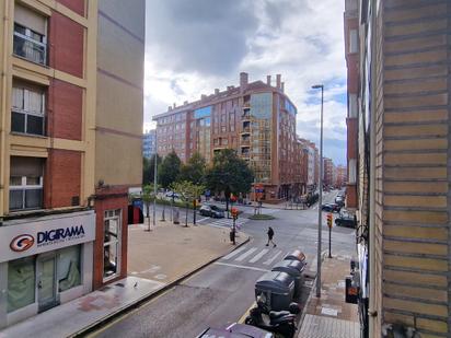 Vista exterior de Pis en venda en Gijón 