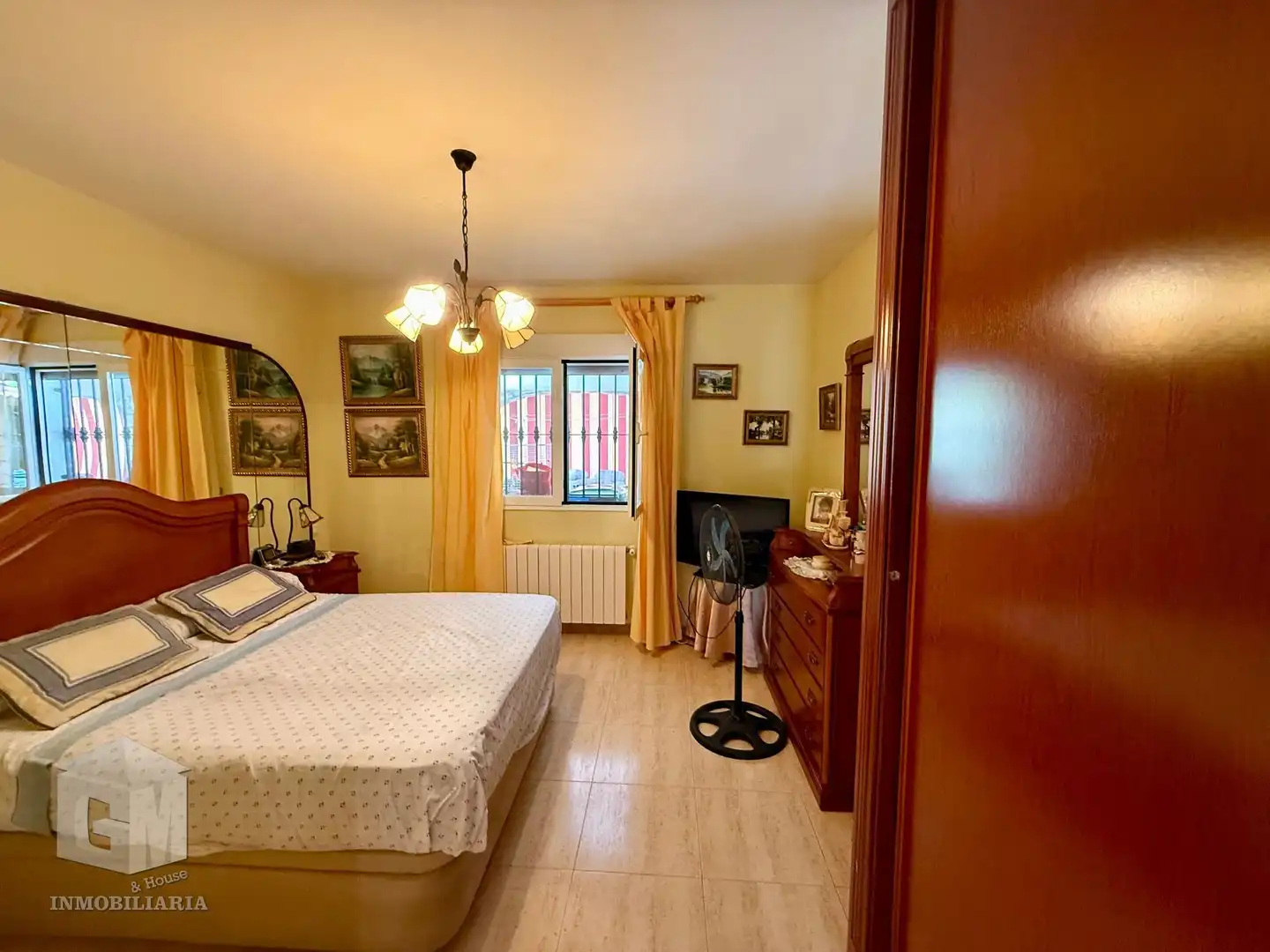 Dormitori de Casa o xalet en venda en Cadalso de los Vidrios amb Aire condicionat, Calefacció i Jardí privat