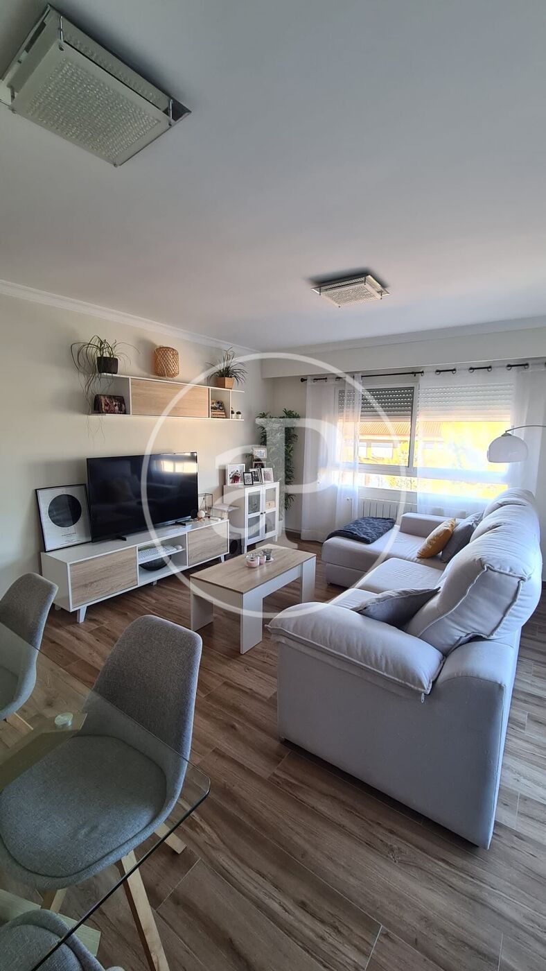 Living room of Flat to rent in Aldaia  with Air Conditioner, Heating and Furnished