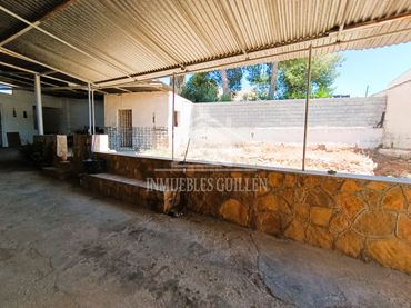 Casa con jardín en venta en Berja