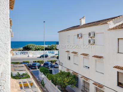 Vista exterior de Casa o xalet en venda en Torrevieja amb Calefacció, Terrassa i Moblat