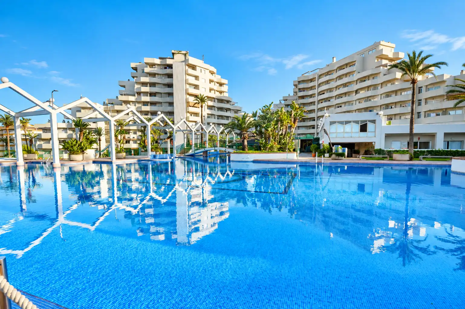 Estudi amb piscina de lloguer a Avenida Rocío Jurado, imagen 8