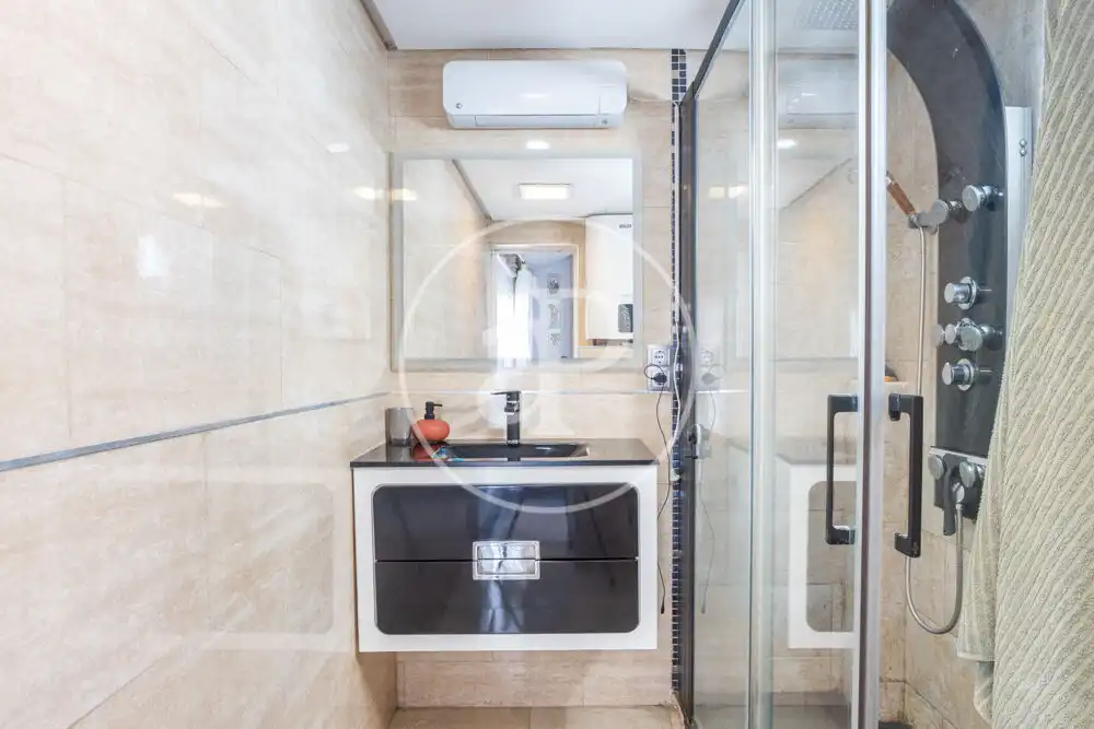 Penthouse with terrace to rent in Av. del Port, imagen 27