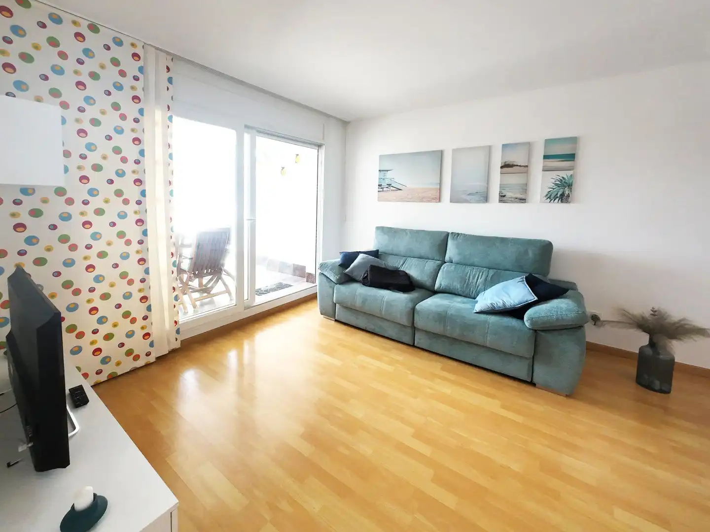 Sala de estar de Apartamento en venta en Roses con Calefacción, Terraza y Piscina comunitaria