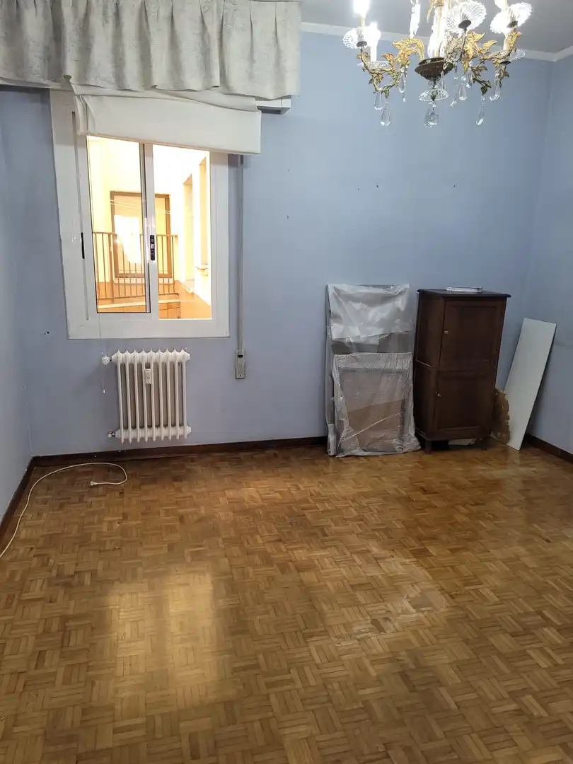 Habitación de Piso en venta en  Logroño con Calefacción, Parquet y Trastero