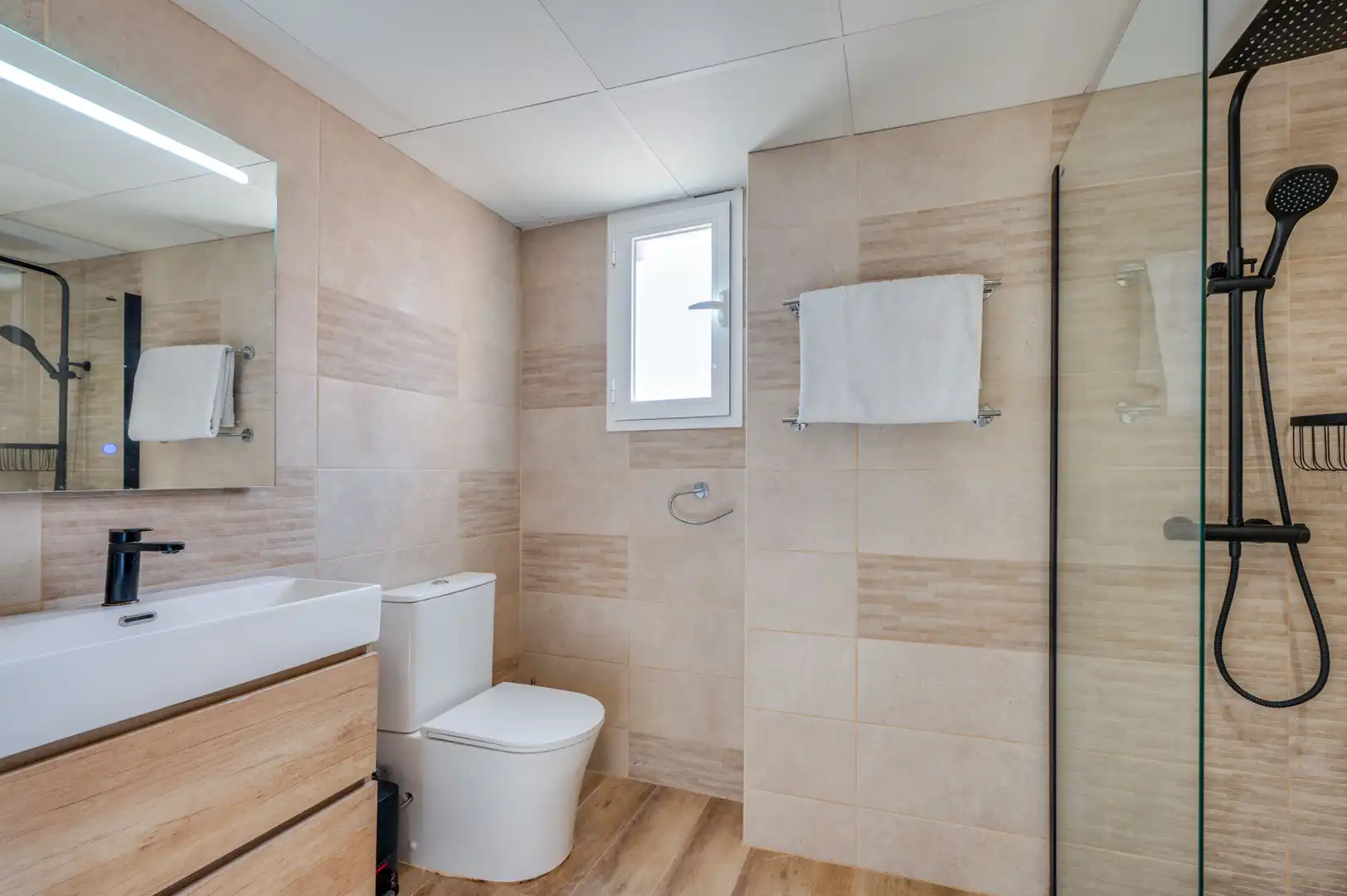Bany de Apartament en venda en Marbella amb Terrassa, Traster i Piscina