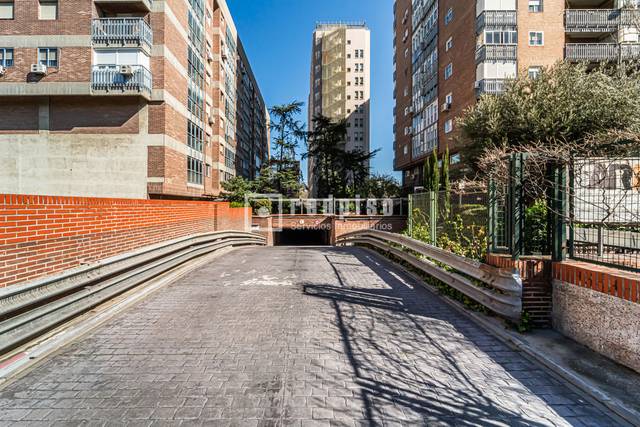 Garaje en Venta en del Conde de la Cimera en Ciudad Universitaria