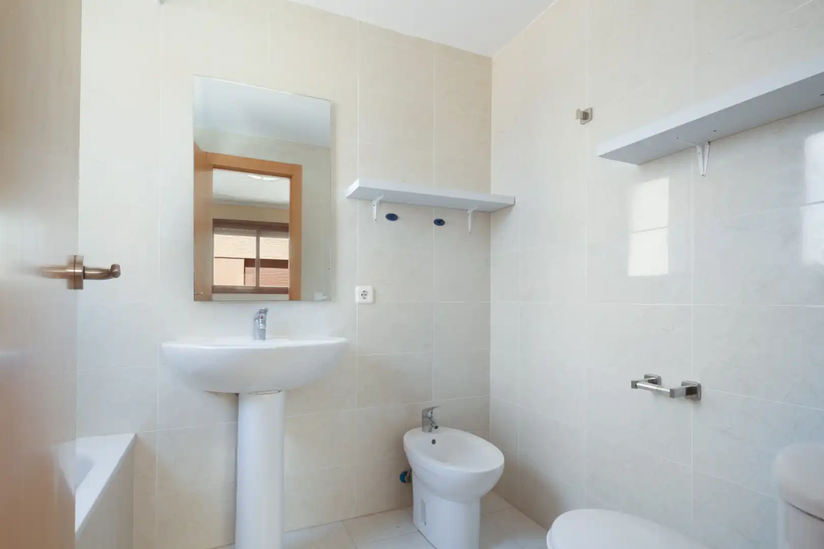 Bathroom of Flat for rent in Castellón de la Plana / Castelló de la Plana  with Storage room, Oven and Washing machine