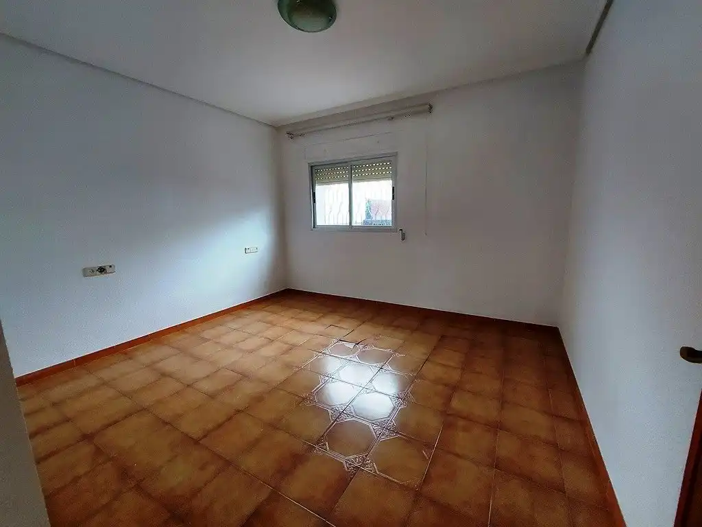 Commercial properties for sale in Domeño