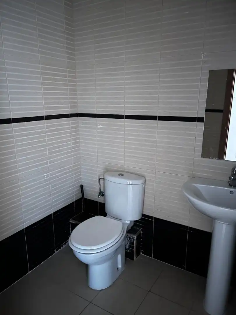 Baño de Piso en venta en Alameda de la Sagra con Calefacción, Jardín privado y Trastero