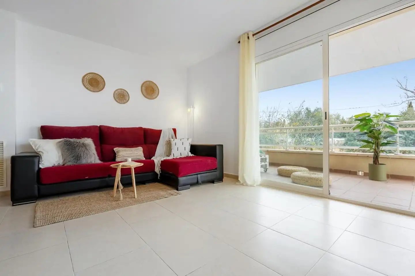 Sala de estar de Piso en venta en Cambrils con Terraza, Amueblado y Piscina comunitaria