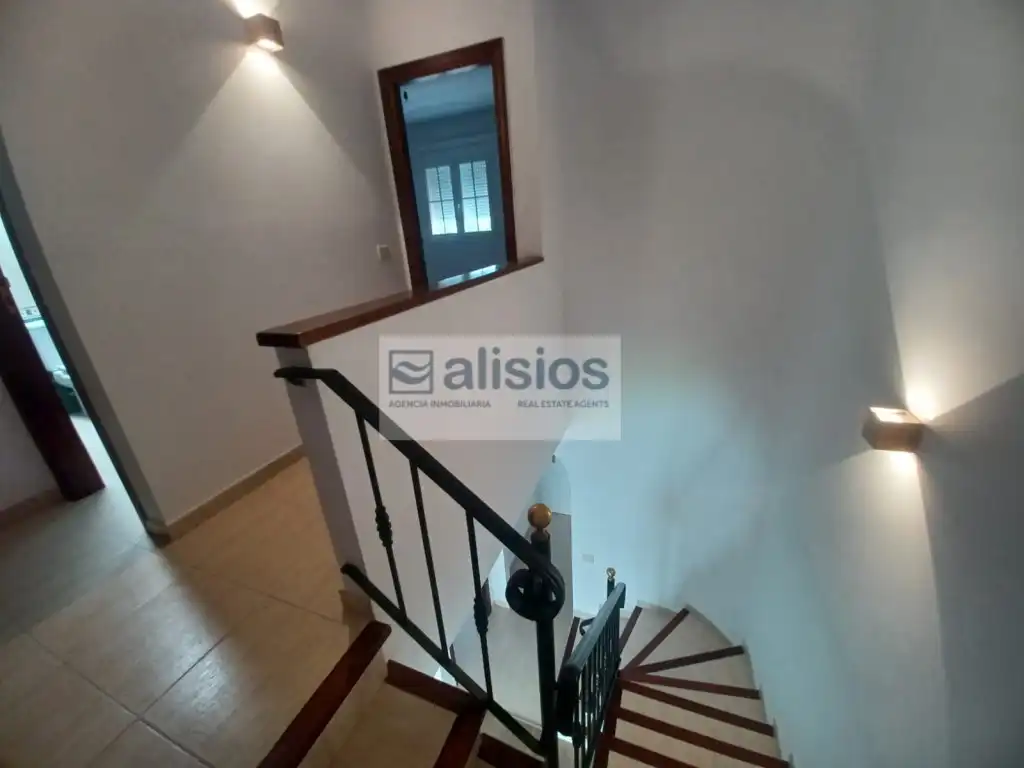 Casa adosada en venta en San Isidro
