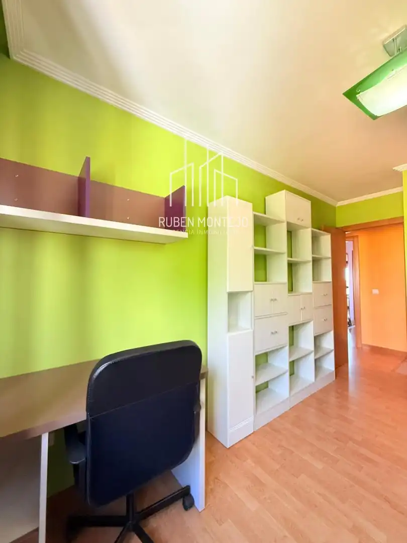 Habitación de Casa adosada en venta en Galindo y Perahuy con Calefacción, Jardín privado y Terraza