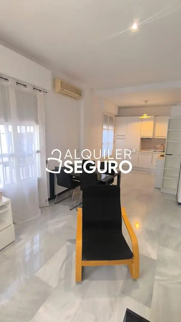 Kitchen of Flat for rent in Sevilla  with Air Conditioner and Furnished