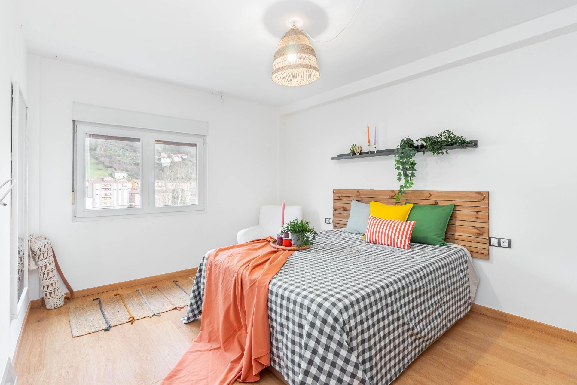 Bedroom of Flat for sale in Aller  with Furnished