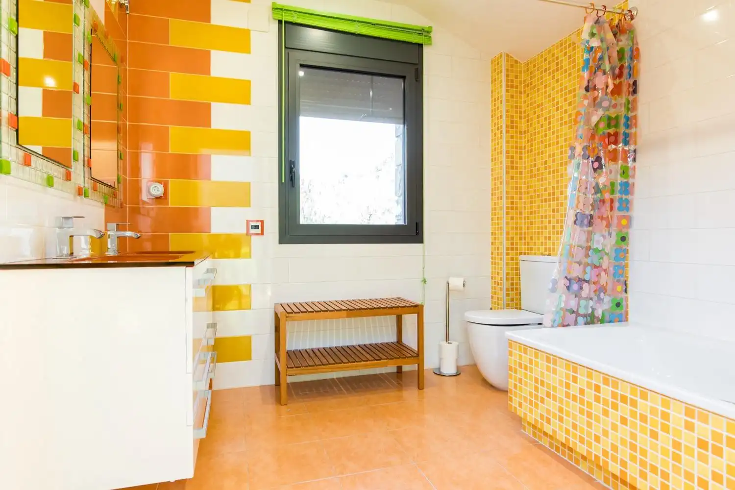 Baño de Casa o chalet en venta en Boltaña con Aire acondicionado, Calefacción y Jardín privado