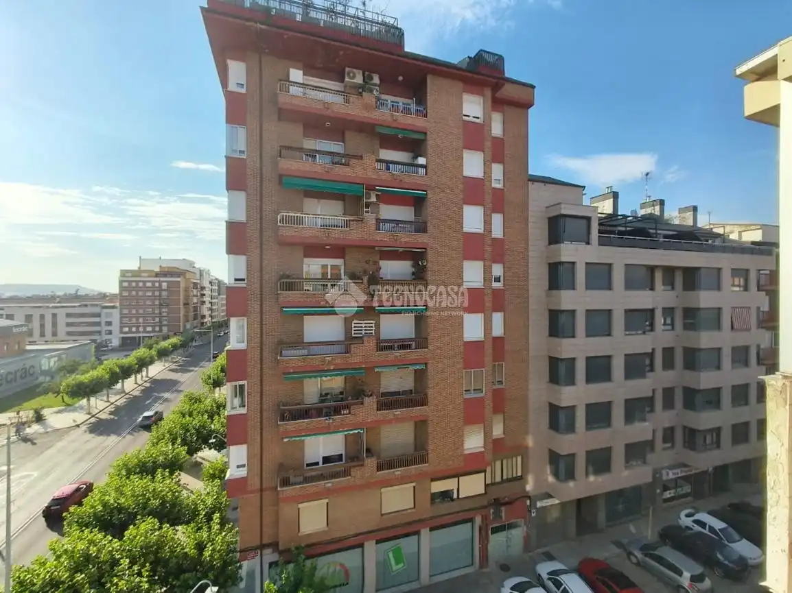 Vista exterior de Piso en venta en Palencia con Trastero y Balcón