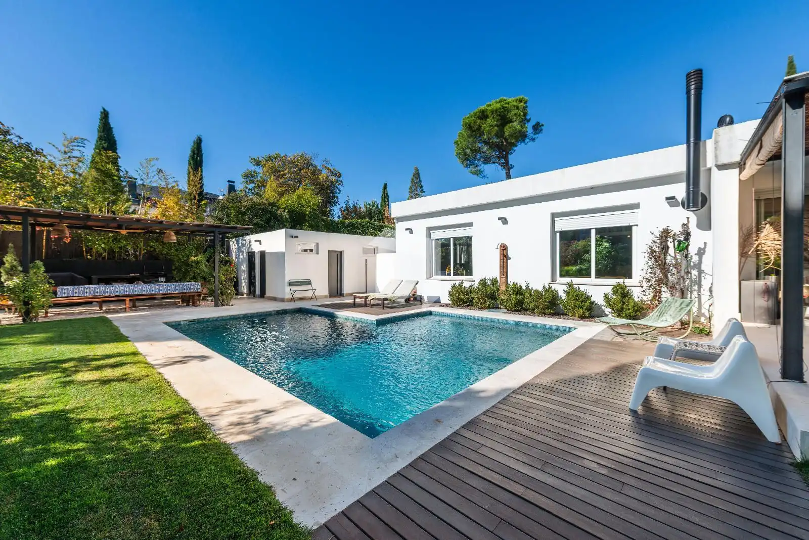 Schwimmbecken von Haus oder Chalet zum Verkauf in Pozuelo de Alarcón mit Klimaanlage, Heizung und Terrasse