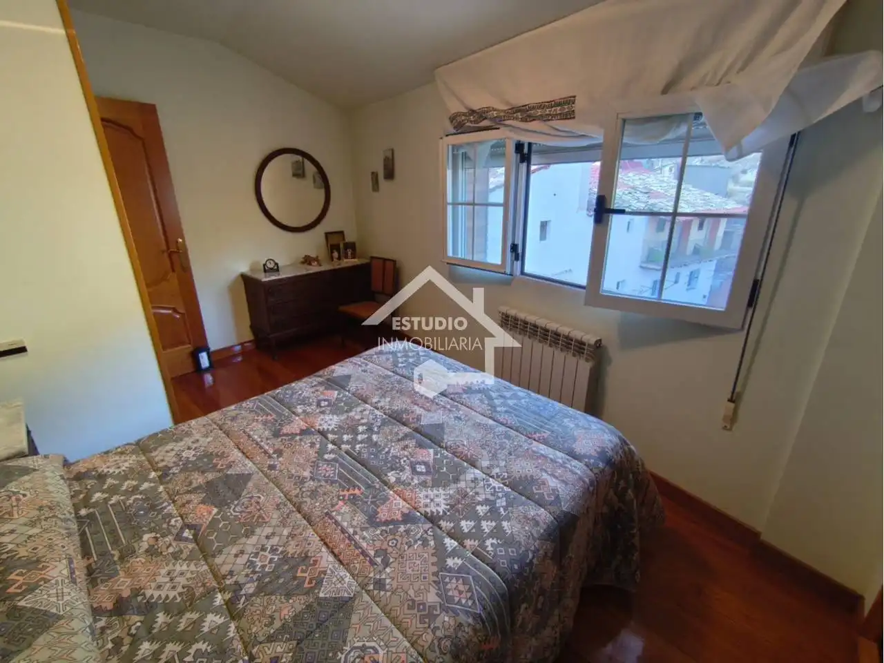 Dormitori de Casa o xalet en venda en Lodosa amb Aire condicionat, Calefacció i Parquet