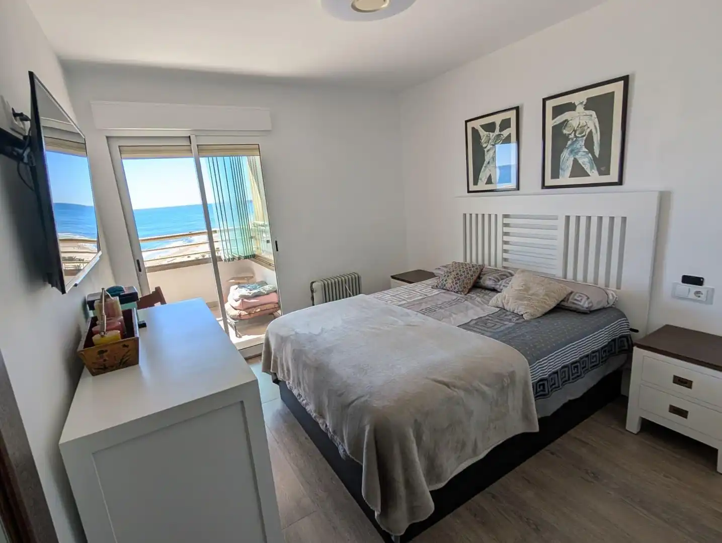 Dormitori de Apartament en venda en El Campello amb Jardí privat, Terrassa i Piscina comunitària