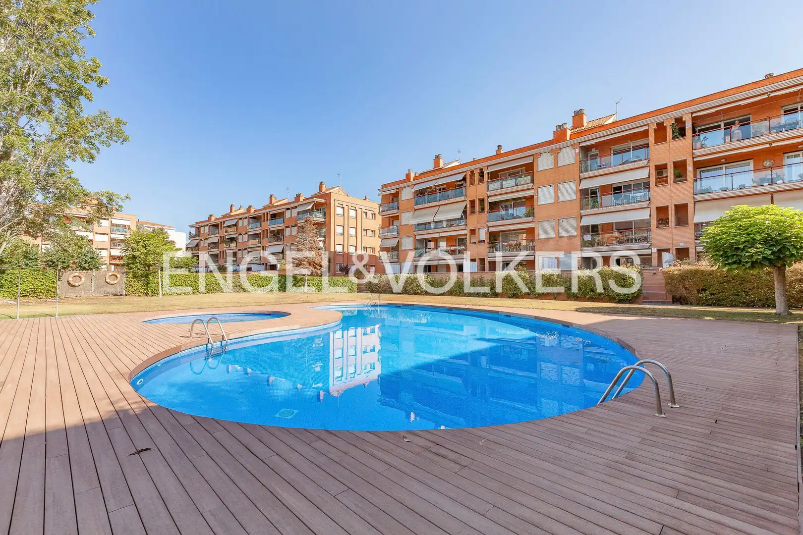 Piscina de Pis de lloguer en Sant Cugat del Vallès amb Calefacció, Jardí privat i Parquet