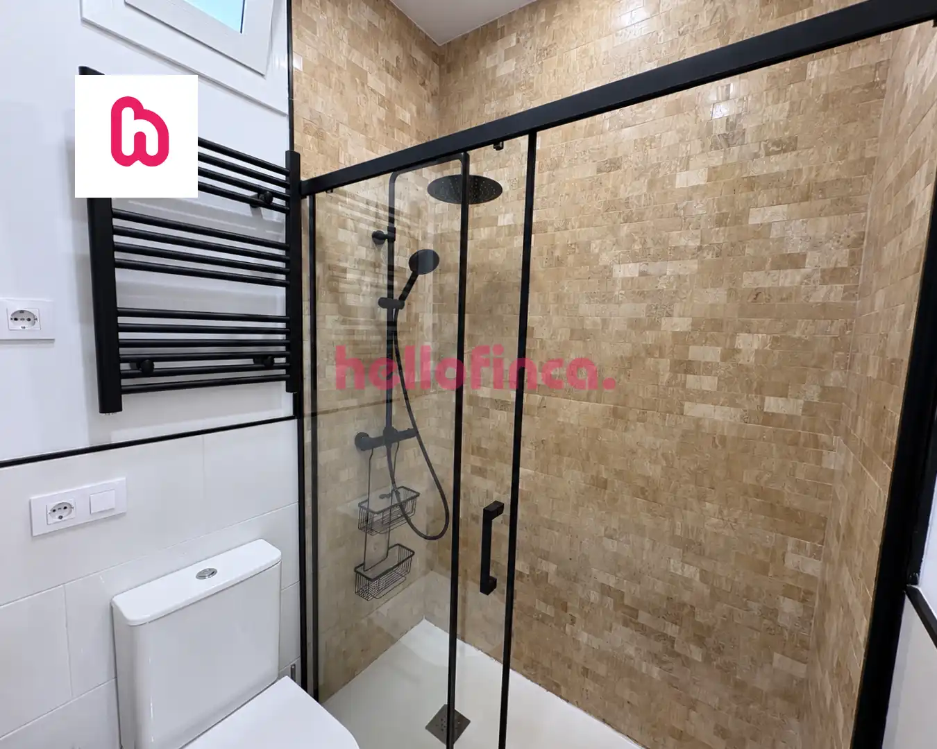 Bathroom of Flat for sale in Badalona  with Air Conditioner and Furnished