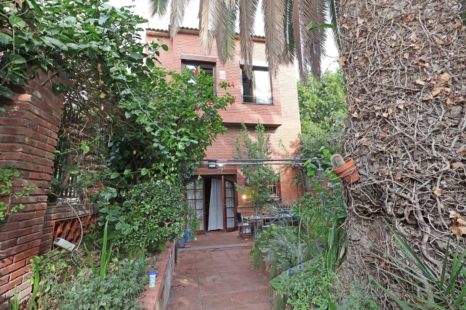 Jardí de Casa o xalet en venda en Esplugues de Llobregat amb Terrassa, Traster i Balcó