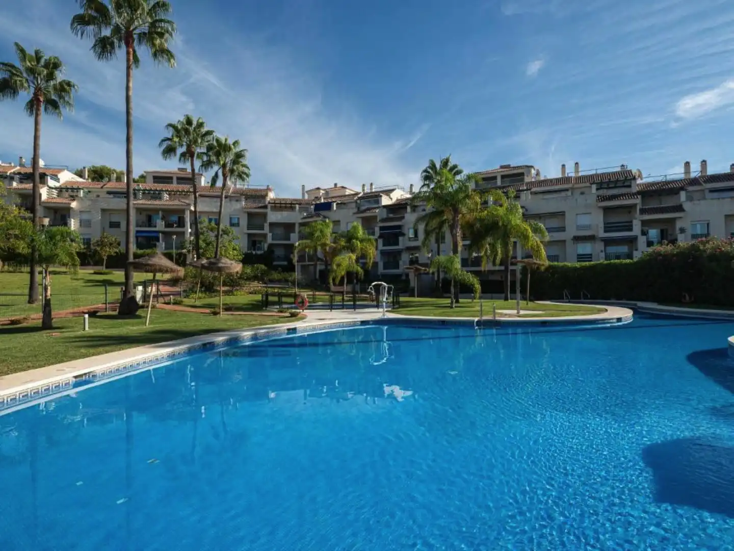 Habitatge amb piscina en venda a Nueva Andalucía, imagen 3