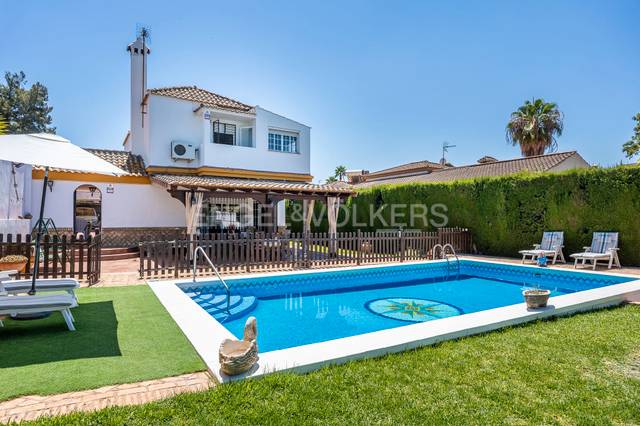 Casa-chalet en Venta en Cerros de Montequinto