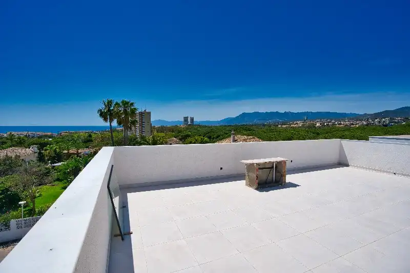 Chalet con piscina en venta en Elviria - Cabopino, imagen 4