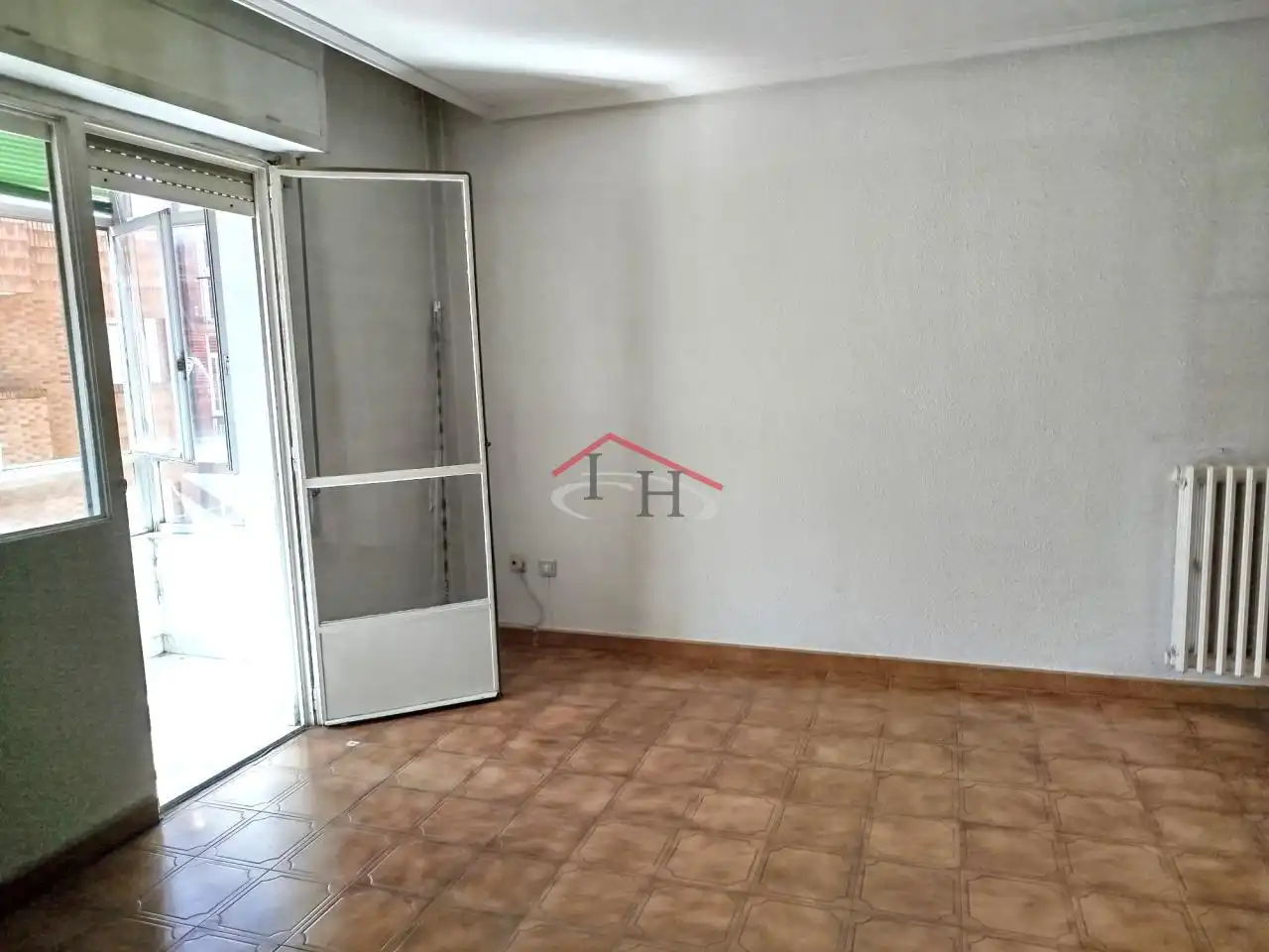Sala de estar de Piso en venta en León Capital  con Calefacción, Terraza y Trastero