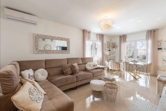 Casa-chalet en Venta en Peligros