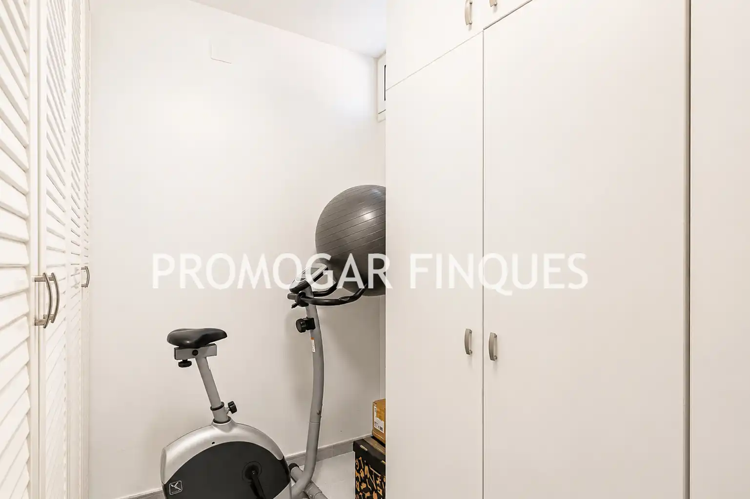 Schlafzimmer von Maisonette zum Verkauf in Sant Feliu de Llobregat mit Klimaanlage, Heizung und Privatgarten